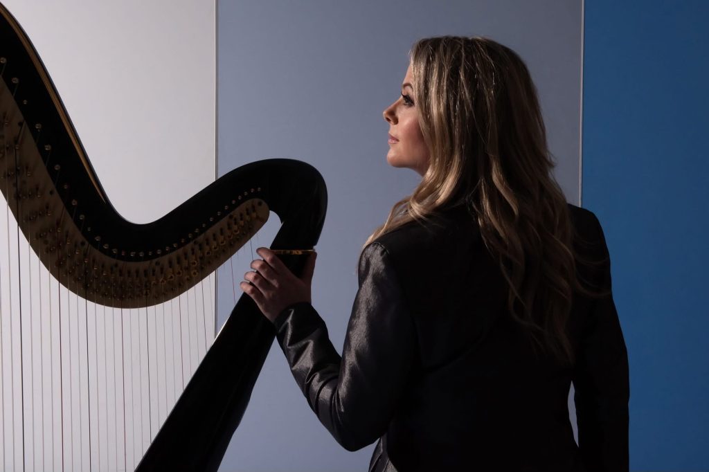 Louise Thomson: Concert Harpist